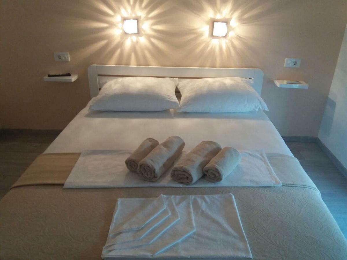 Apartments Prpic เซเกต วรันยีชา ภายนอก รูปภาพ